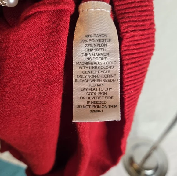 Liz Claiborne Red Embellished Crew Neck Pullover Sweater Size M - Picture 7 of 9